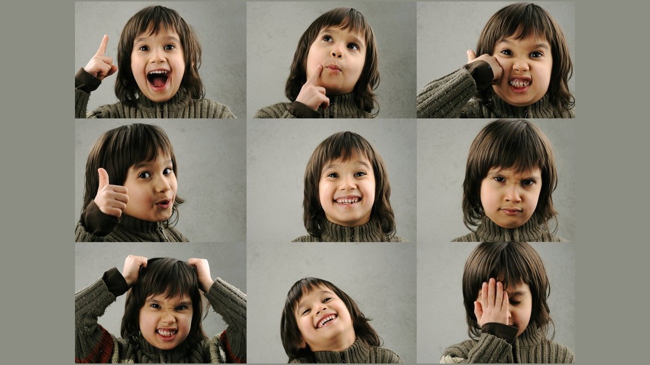 Et barneansikt med ni ulike ansiktsuttrykk