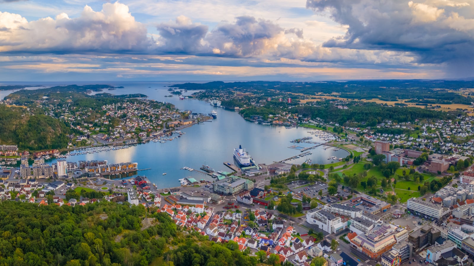 Sandefjord kystlinje sett fra luften